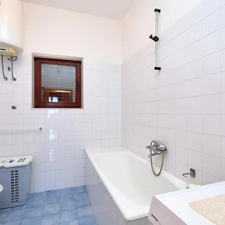 Helton Seaview Apartman Orasac